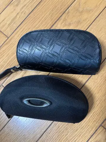 Oakley 안경 케이스 2세트