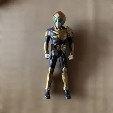 가면라이더 피규어 블랙 골드