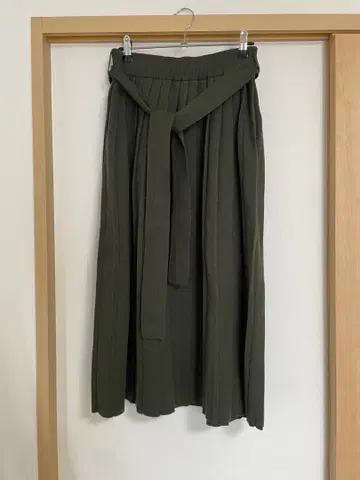 BEAMS HEART 올리브 플리츠 스커트 M