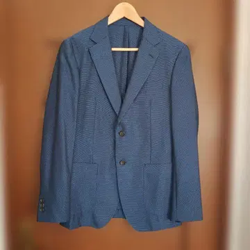 파랑색 투버튼 비즈니스 자켓