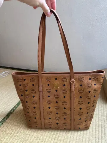 MCM 로고 프린트 토트백 브라운