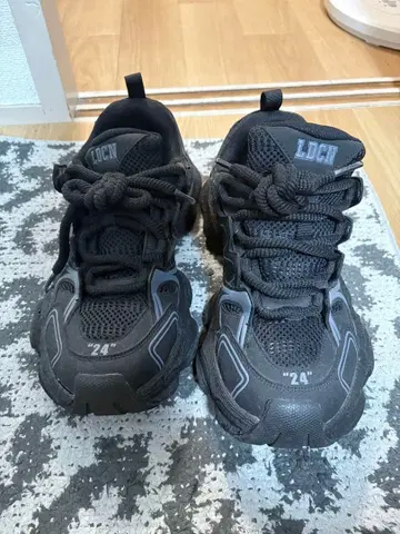 대드 스니커즈 LDCN 발렌시아 스타일