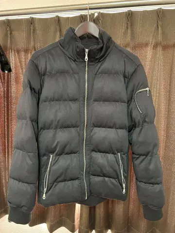 블랙 다운 자켓 후드 탈부착 가능