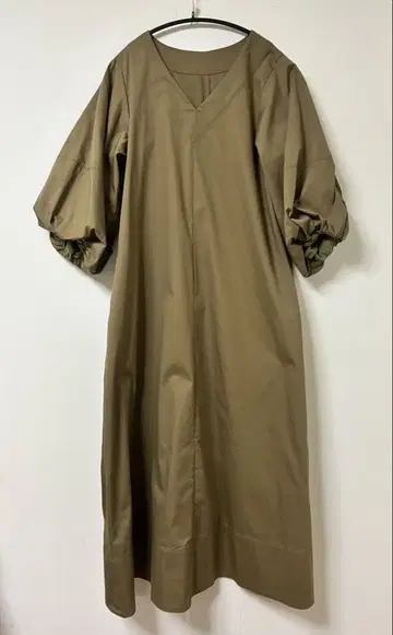 Spick and Span 스픽앤스팬 볼륨 슬리브 드레스