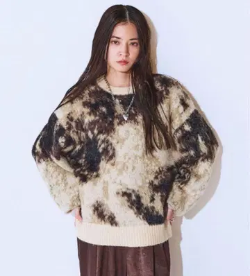 JEANASIS 애니멀 라이크 패턴 풀오버 긴팔