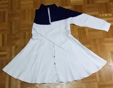 하이넥 플레어 드레스 화이트 네이비