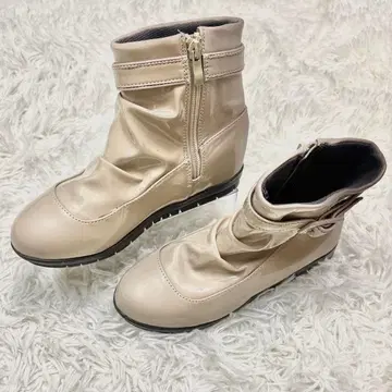 [ suisai ] 스이사이 숏 레인부츠 에나멜 22.5cm 상당