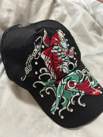ED HARDY 자수 잉어 디자인 캡