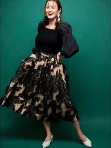 CELFORD 스퀘어넥 니트 풀오버 36