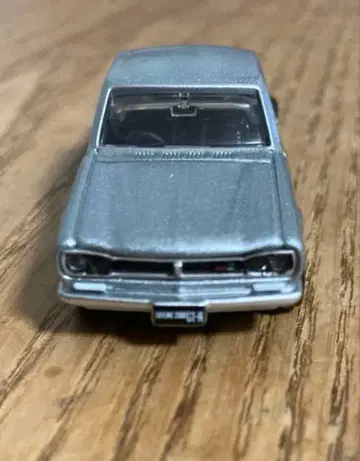 토미카 프리미엄 닛산 스카이라인 GT-R (KPGC10) 실버