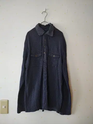 유니클로 빈티지 네이비 티셔츠 셔츠 탁한 골드 금속 버튼