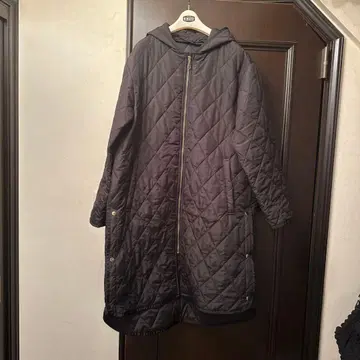 블랙 퀼팅 자켓 후드 부착