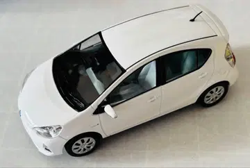 미니카 AQUA 화이트