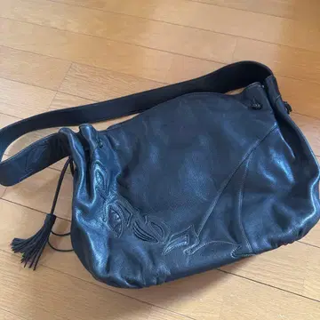 IBIZA 블랙 가죽 숄더백