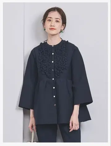 미사용 유나이티드 애로우즈 미니 프릴 니트 가디건 네이비