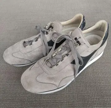 디아도라 헤리티지 EQUIPE 그레이 27.0cm