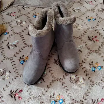 그레이 스웨이드 퍼 부츠