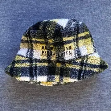 바움 운트 헬가든 버킷햇 체크 무늬