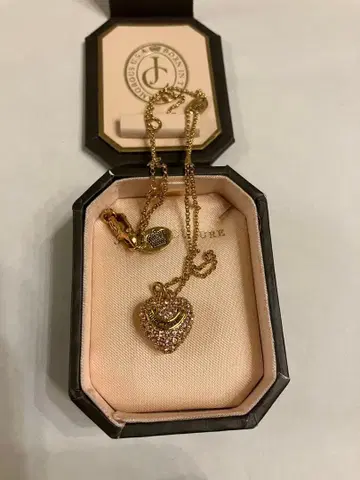 Juicy Couture 하트 모양 목걸이 골드/핑크