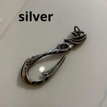 실버 피쉬 후크형 펜던트 탑