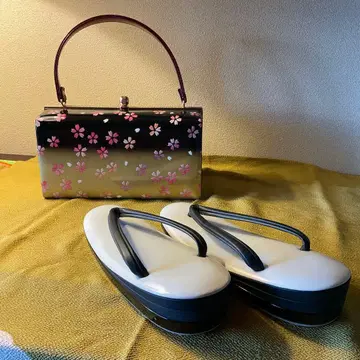 최고급 금사가 짜인 럭셔리한 벚꽃 무늬 백과 조리 세트