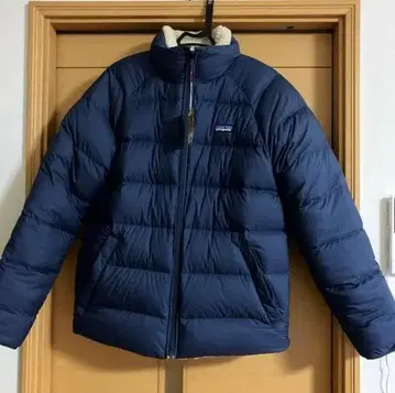 Patagonia 네이비 리버서블 다운 자켓