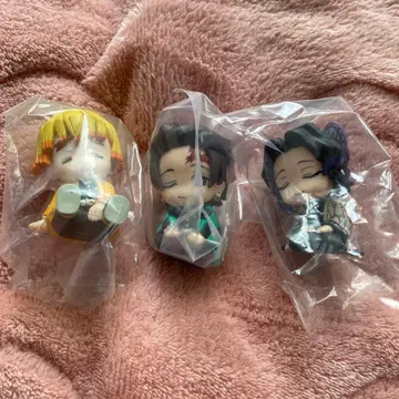 귀멸의 칼날 어깨 쿵 카마도 탄지로 아가츠마 젠이츠 코쵸우 시노부