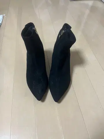 블랙 스웨이드 스틸레토 부츠