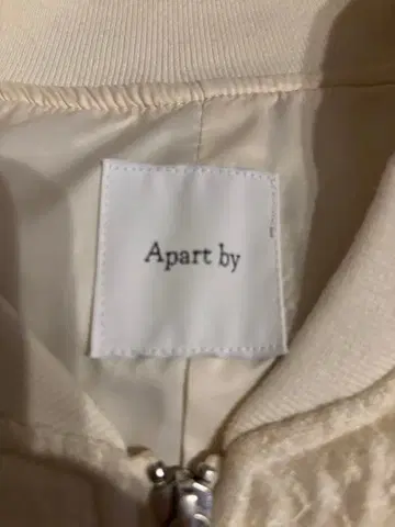 Apart by 아이보리 집업 자켓