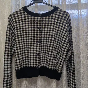 체크 무늬 버튼 달린 가디건