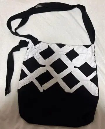 SixTONES Rough'xxxxxx' 투어 백