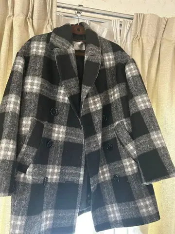 체크 무늬 더블 브레스트 코트 F 사이즈