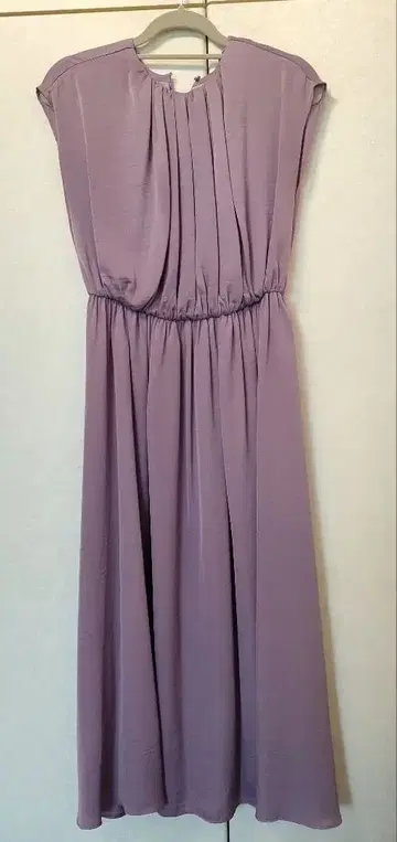 라벤더 반팔 원피스 플리츠