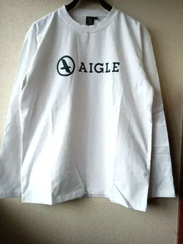 AIGLE 로고 화이트 긴팔 티셔츠 M 택 포함 새상품