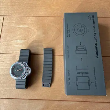 SEIKO x CABANE de ZUCCA 대시보드 카키