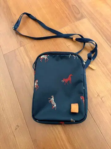 말 패턴 스마트폰 숄더