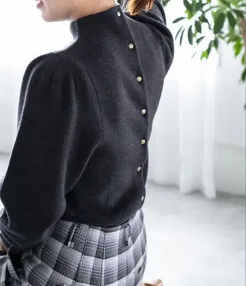 IENA 퍼프 풀오버 니트 골드 단추