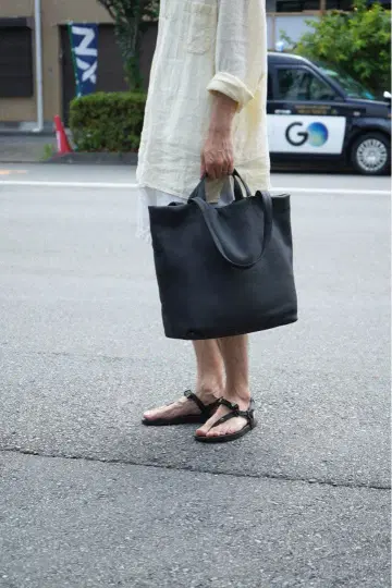 ERA. EO SHRINK MUSEUM TOTE BAG