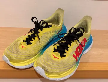 HOKA 스니커즈 24cm