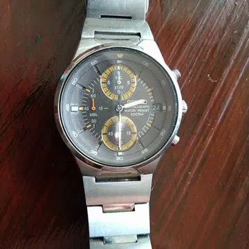 SEIKO 크로노그래프 쿼츠 데이트 V657-0A10