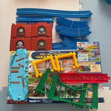 프라레일 토마스가 오르락내리락! 조립 액션 레일 세트 박스 포함