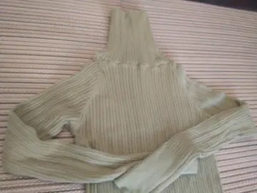 NARU 리브 터틀넥 피스타치오