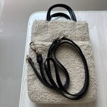 보아 소재 토트백 (크림색)