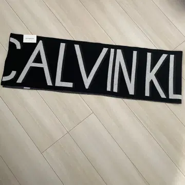 [ 새상품 미사용 ] CALVIN KLEIN 로고 머플러 블랙
