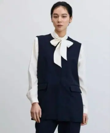 SOEJU 크루넥 베스트 네이비