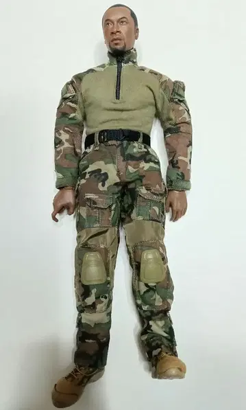 밀리터리 피규어 위장복 약 30cm