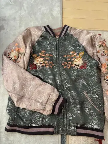 스컬 자수 리버서블 스카잔