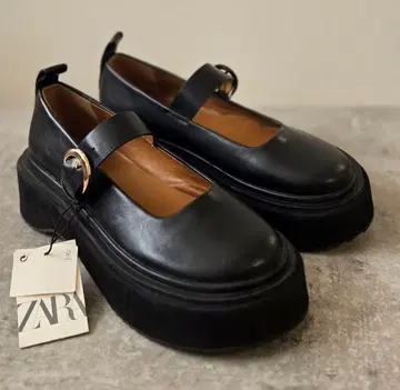 [ 새상품 ] ZARA 멜리 제인 통굽 블랙 23.5cm