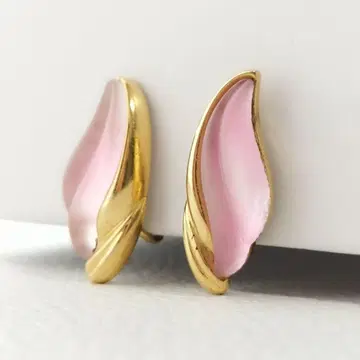 트리파리 귀찌 핑크 꽃잎 모티브 빈티지