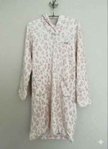 [ 새상품 ] 나루에 문탄 레오파드 무늬 복슬복슬 파자마